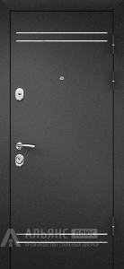 Зимняя входная дверь для загородного дома с защитой от проникновения №25 внешняя - фото