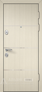 Уличная металлическая дверь лабиринт с декоративным молдингом сандал белый №18 внешняя - фото