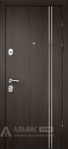 Дверь в частный дом Венге в стиле классика с глухим полотном и металлическими вставками №7 внешняя - фото